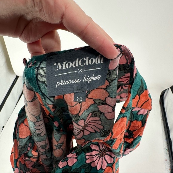 Modcloth Princess Highway Linen Floral Crop Top Size US 22 AU 26 - Picture 3 of 5